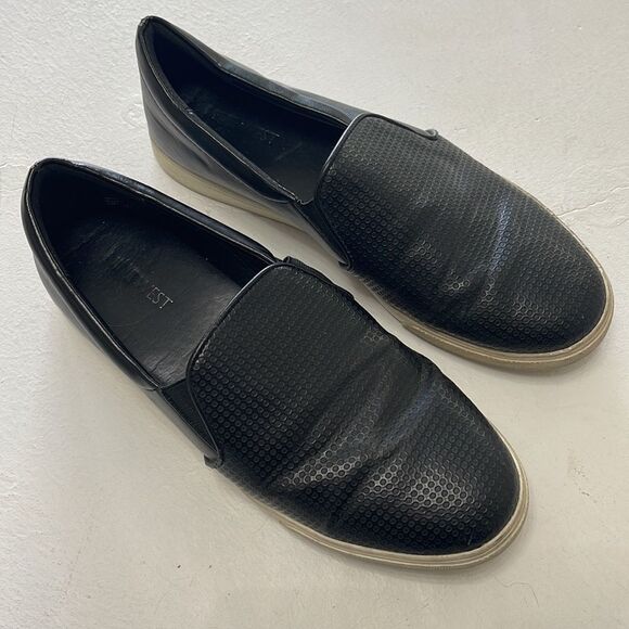 Nine West Vegan leather flats white sole 7.5 - Picture 3 of 12